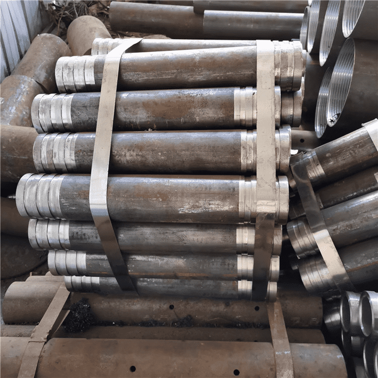 Production of bridge acoustic pipe for pile driving grouting pipe embedded steel pipe (6)